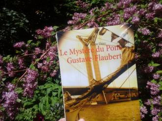 Cinq étoiles sur Babelio pour Le Mystère du pont Gustave-Flaubert