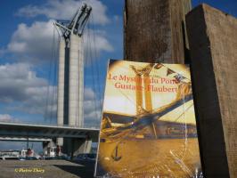Passion des livres vous invite à lire Le Mystère du pont Gustave-Flaubert