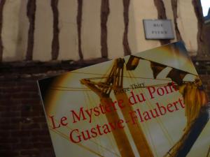 Viou et ses drôles de livres vous recommande Le Mystère du pont Gustave-Flaubert