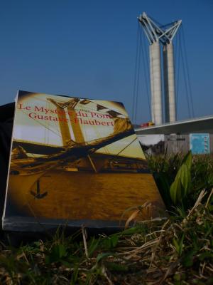 Passion des lives vous invite à lire Le Mystère du pont Gustave-Flaubert