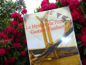 Satine's Books a lu Le Mystère du pont Gustave-Flaubert et vous le recommande